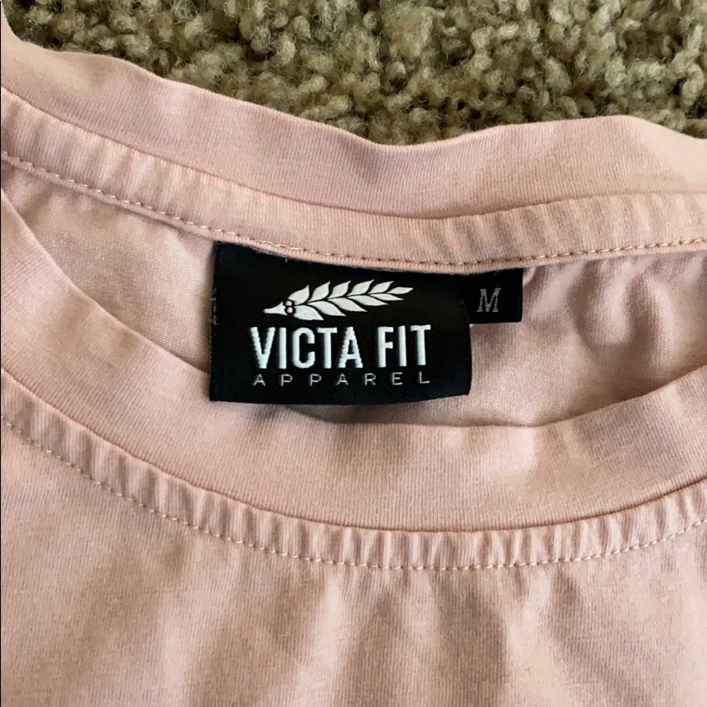 workout top - Picture 2 of 4